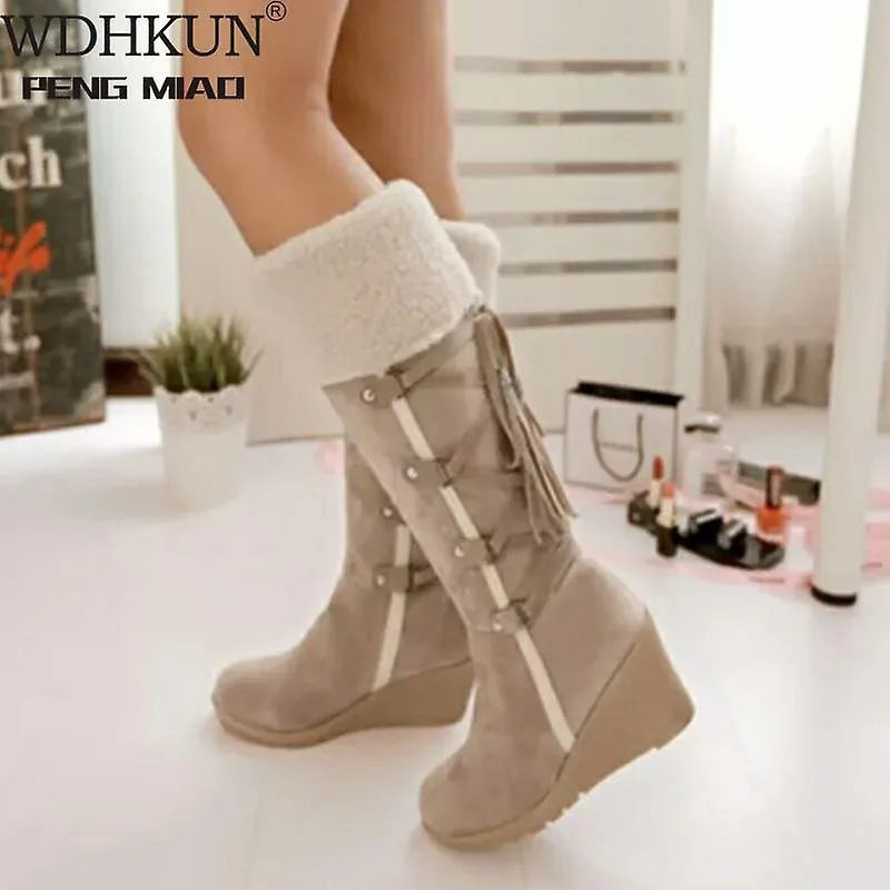 2021 Botas de nieve Zapatos de invierno para mujer Zapatos de algodón cálidos Botas altas de invierno frío Botas altas de cuña p