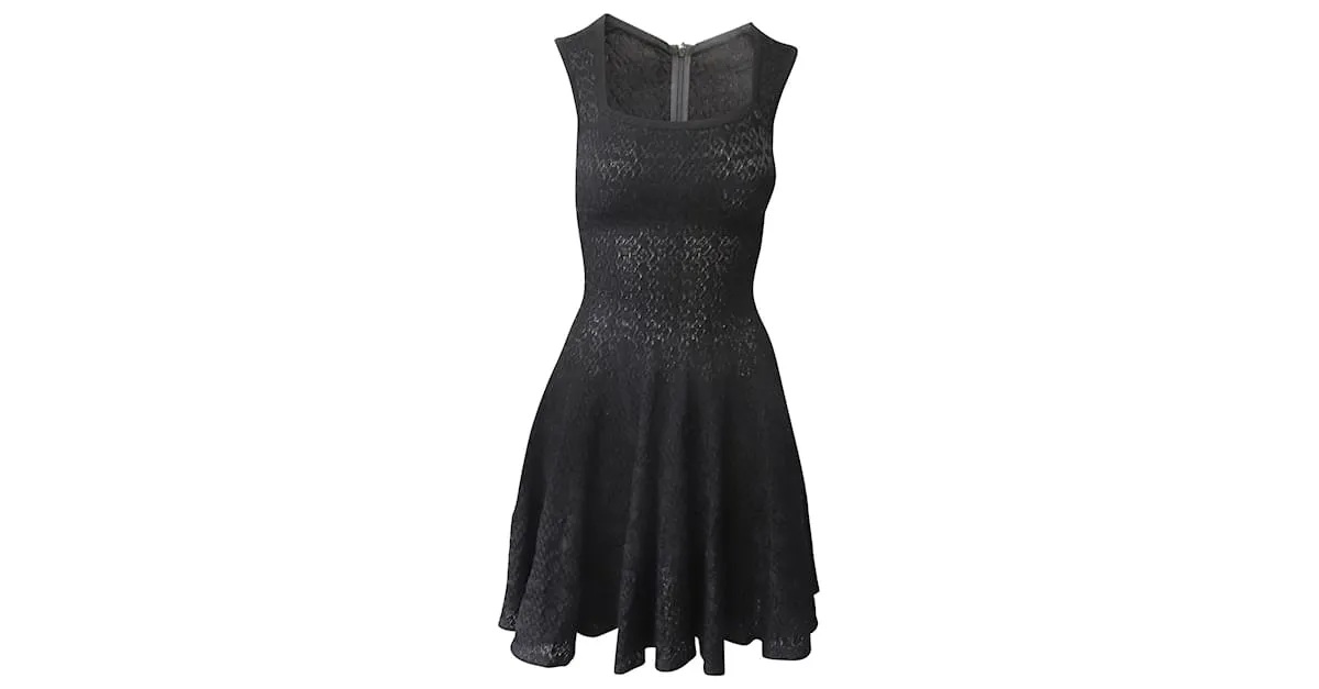 Alaïa VESTIDO AJUSTADO Y CON VUELO ESTRUCTURADO Alaia en viscosa negra Negro 
