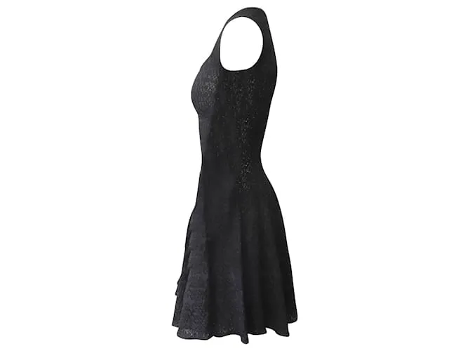 Alaïa VESTIDO AJUSTADO Y CON VUELO ESTRUCTURADO Alaia en viscosa negra Negro 