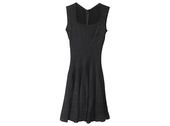 Alaïa VESTIDO AJUSTADO Y CON VUELO ESTRUCTURADO Alaia en viscosa negra Negro 
