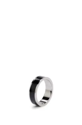 Anillo de acero con aplique de esmalte