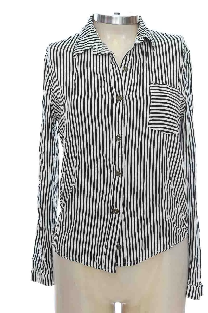 BLUSA COLOR NEGRO  OKI