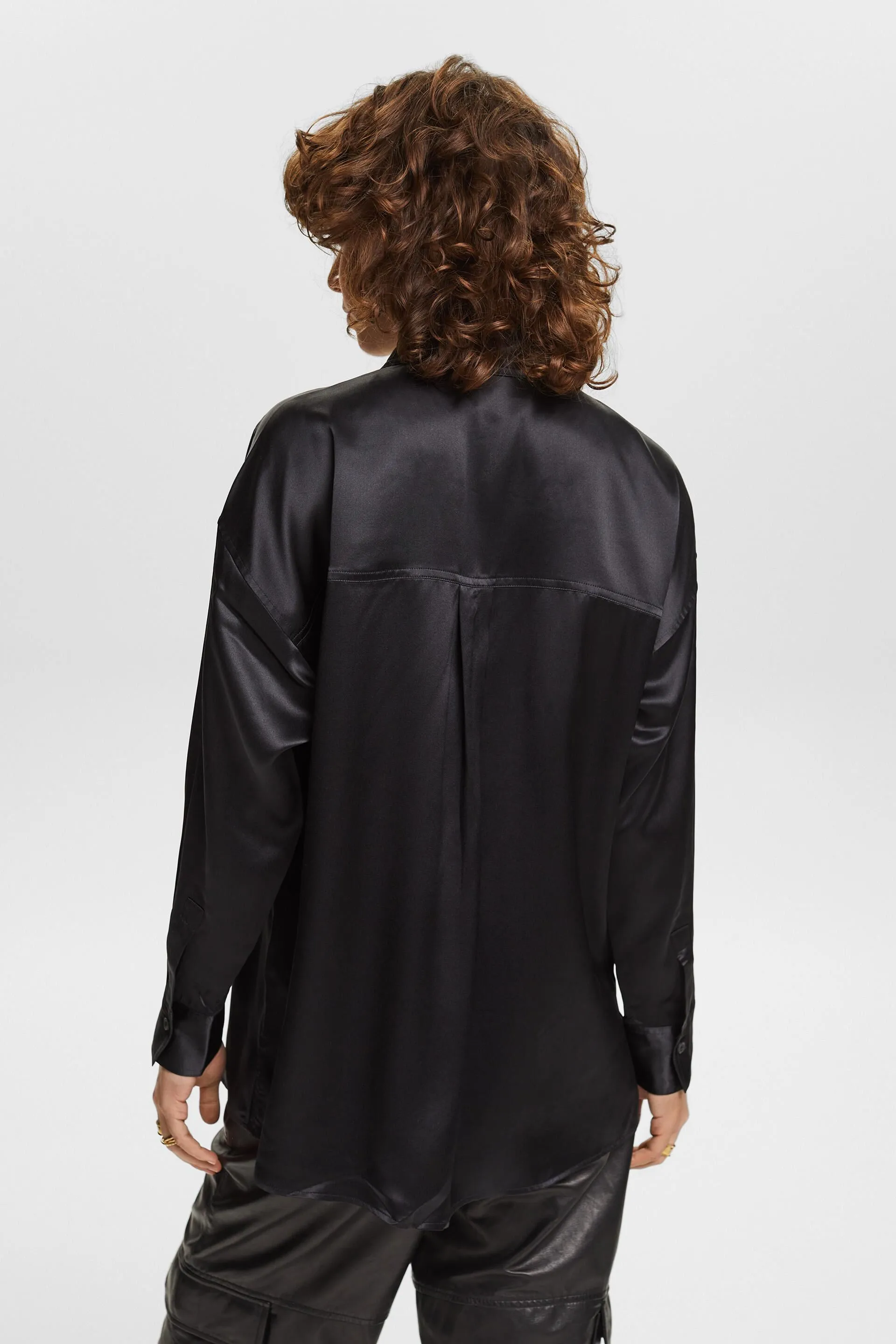 Blusa de satén de seda