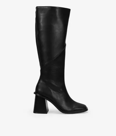 Botas altas negras con tacón