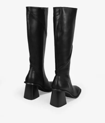 Botas altas negras con tacón