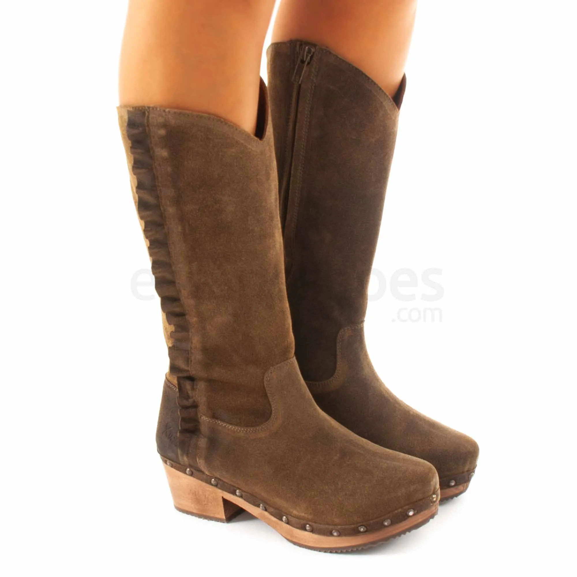 Botas XUZ Altas com Salto e Folhos Castanhas 30076