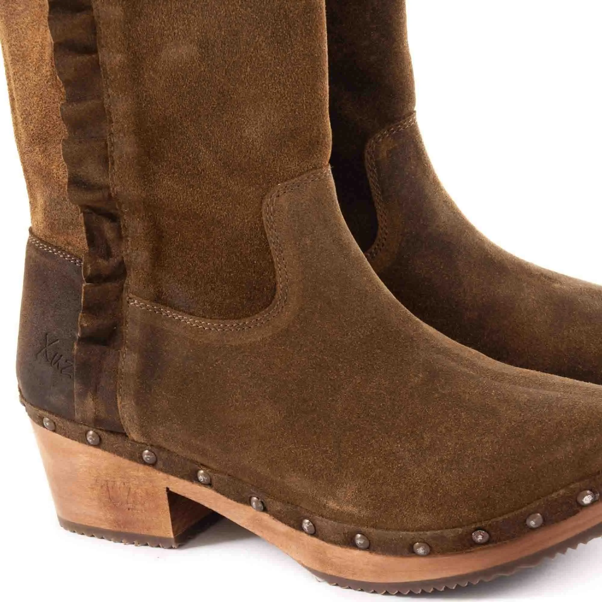 Botas XUZ Altas com Salto e Folhos Castanhas 30076