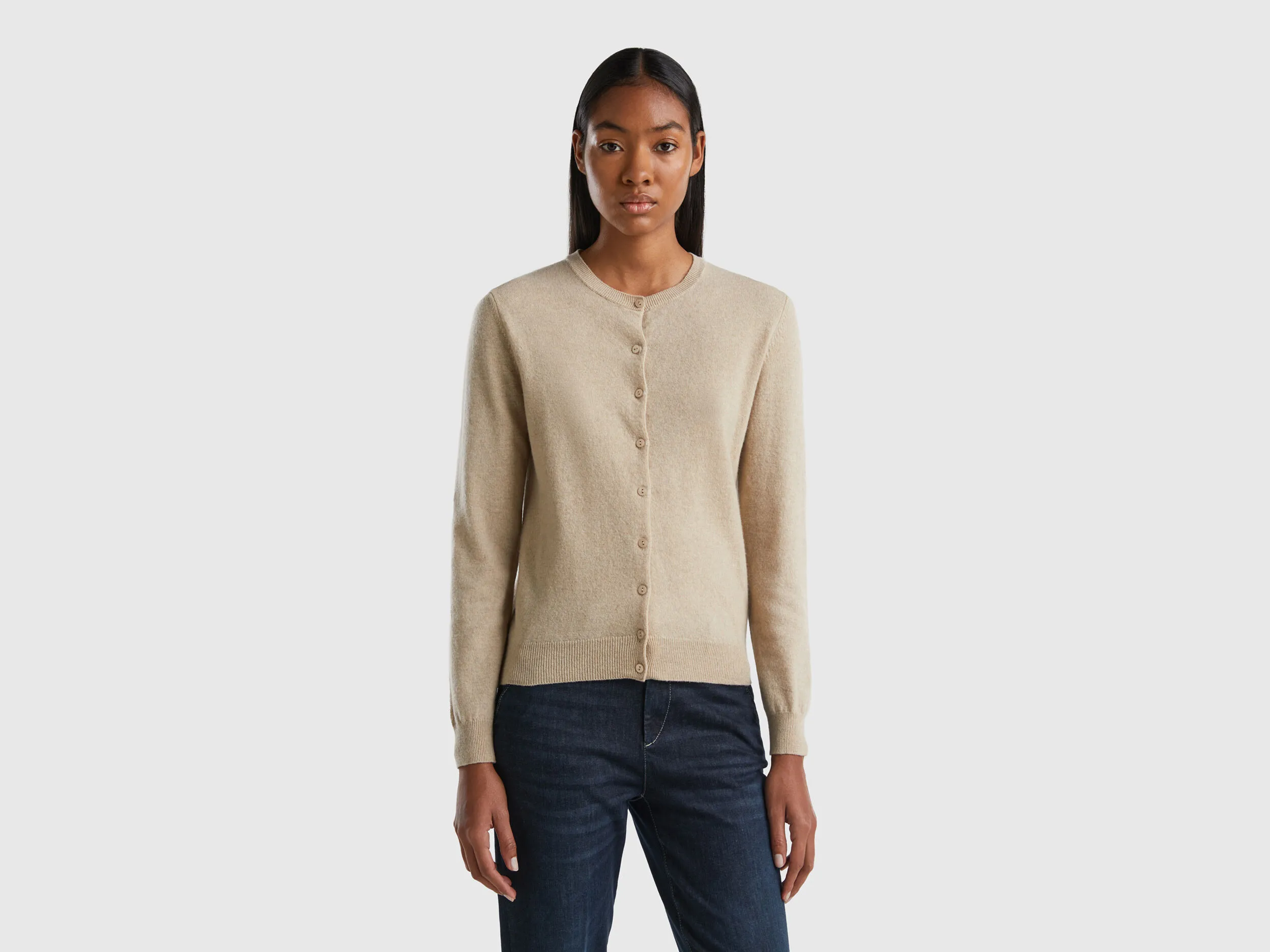 Cárdigan de cuello redondo beige de pura lana Merina