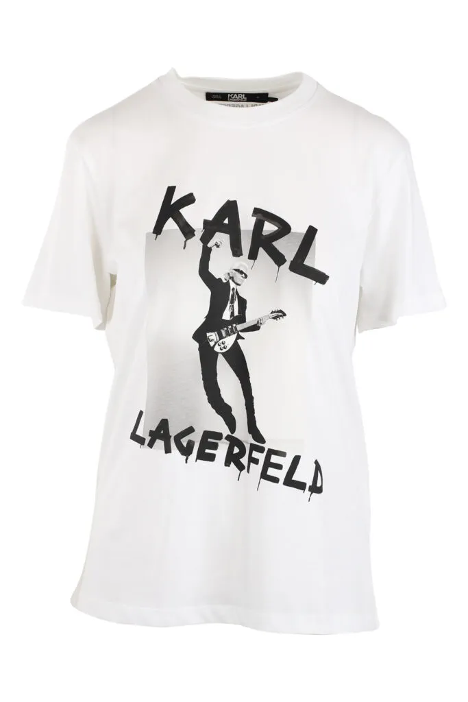 Camiseta blanca con maxilogo gráfico
