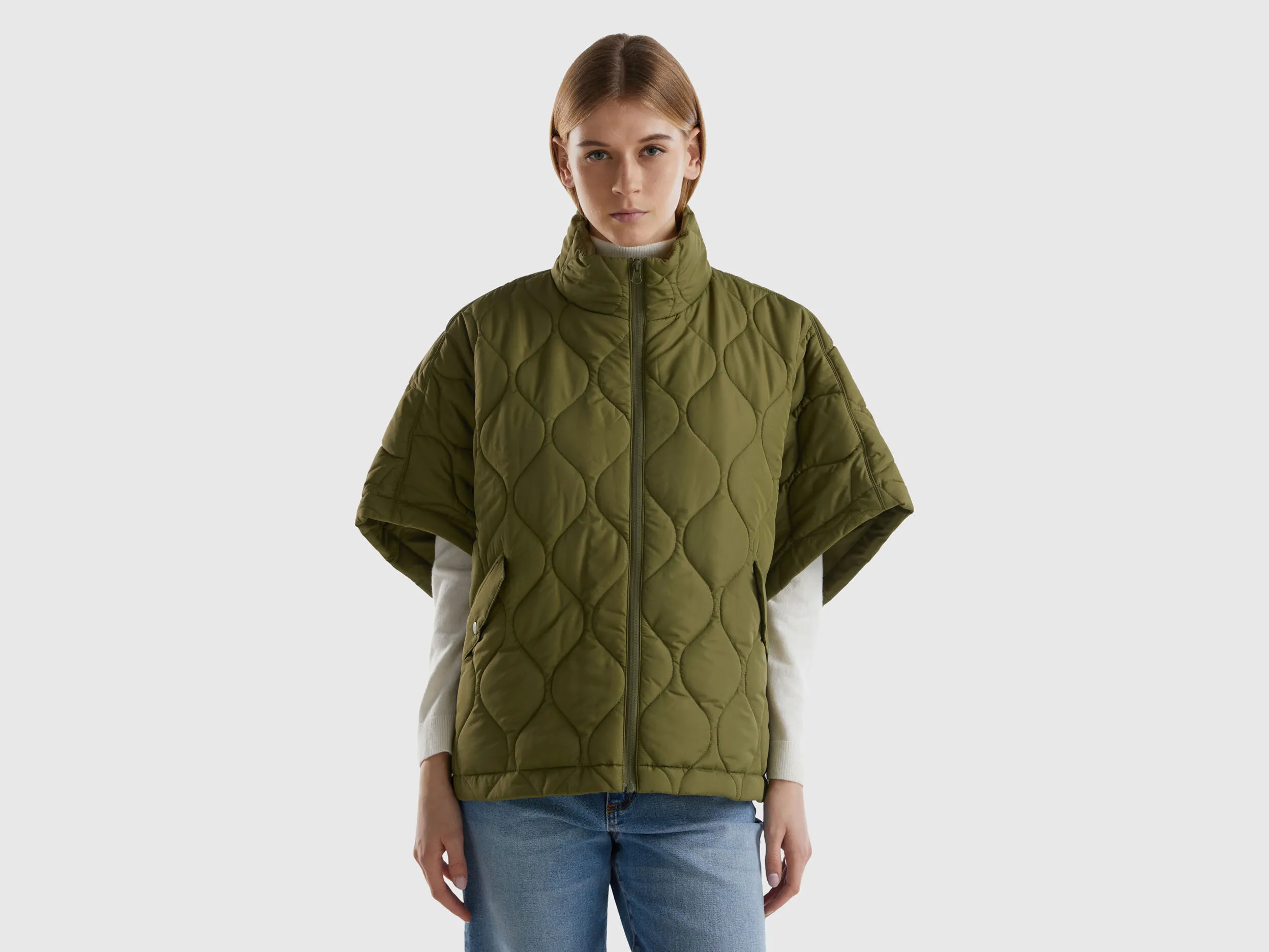 Capa acolchada con relleno ligero