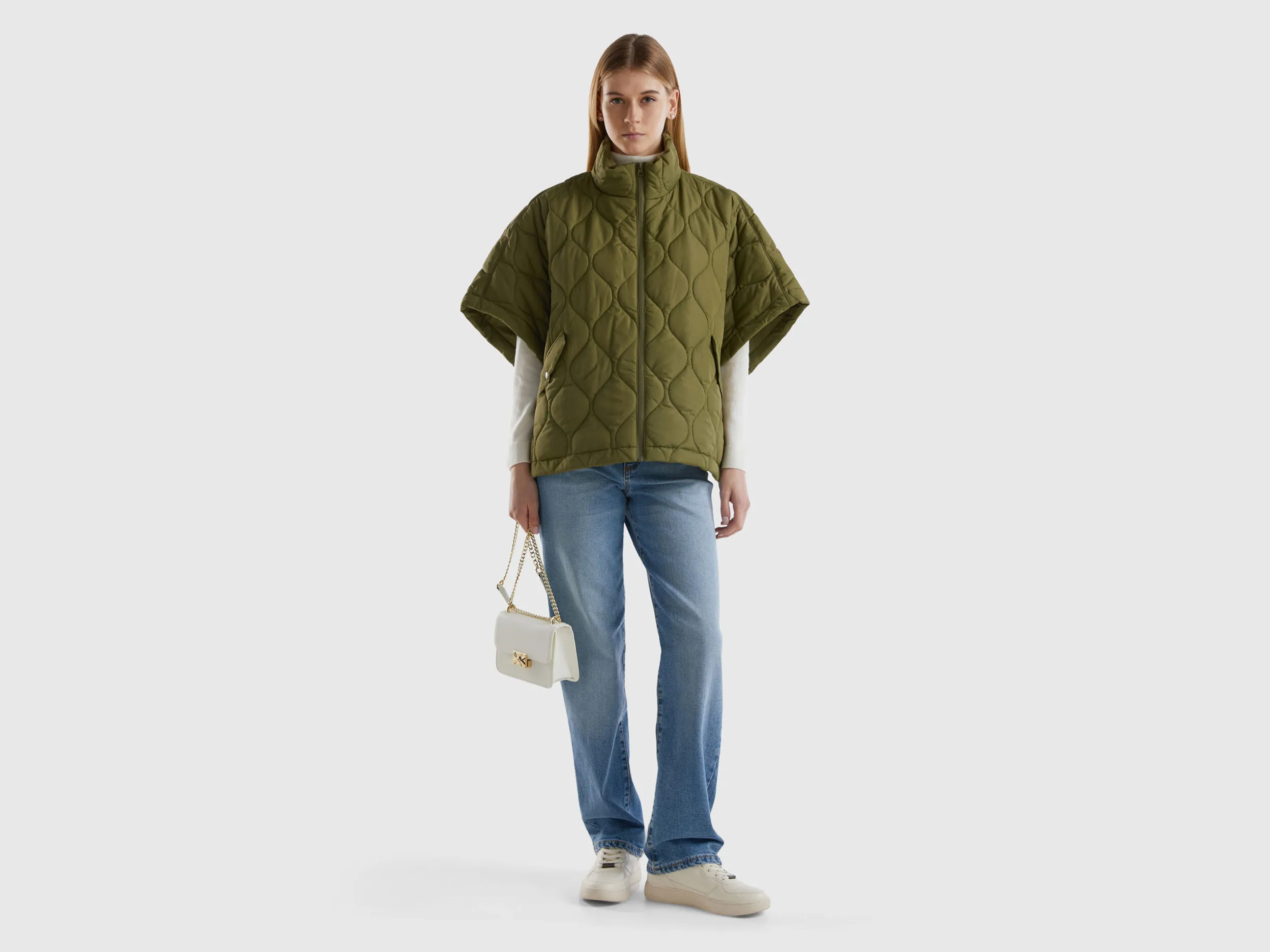Capa acolchada con relleno ligero
