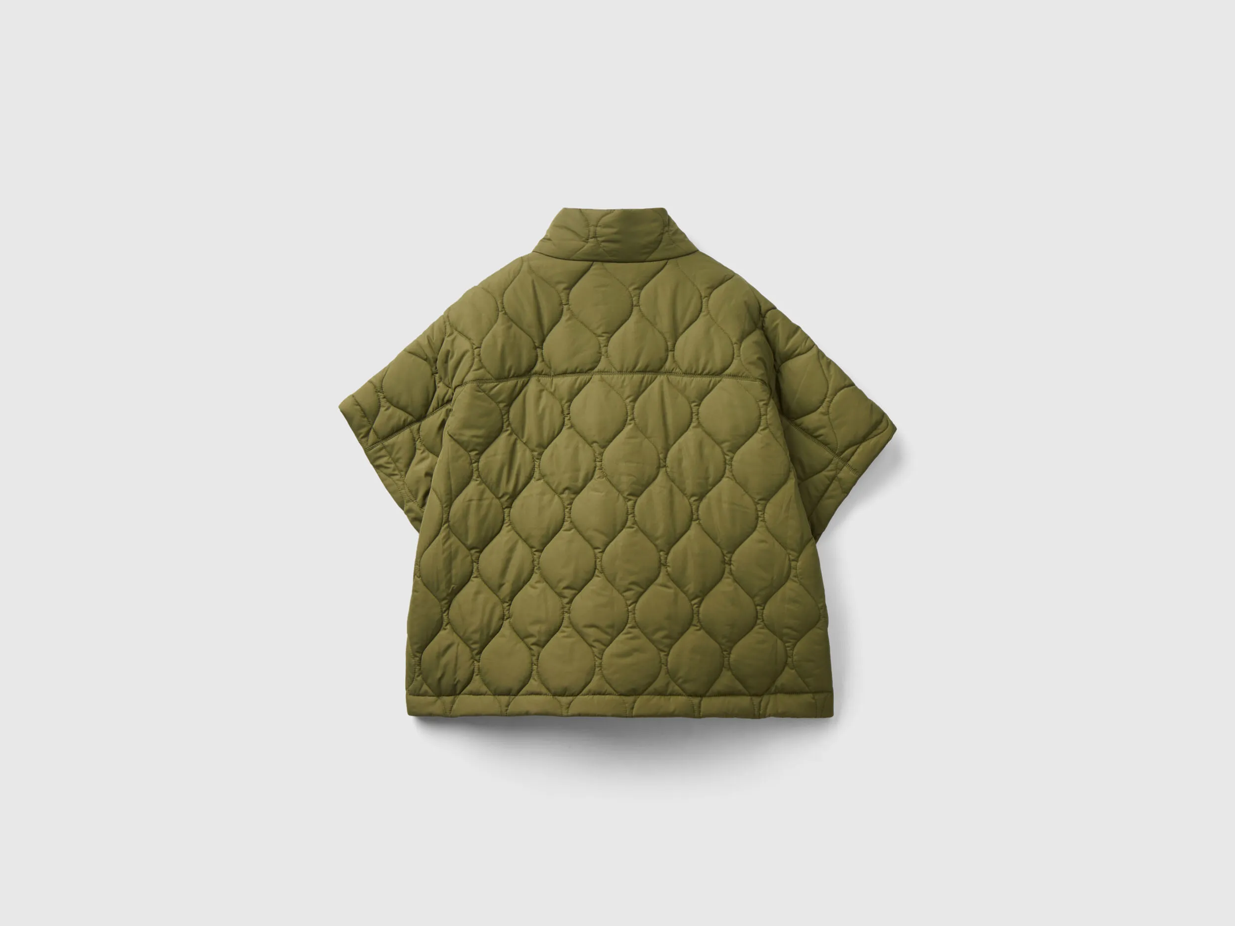 Capa acolchada con relleno ligero