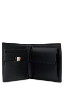 Cartera con estructura, raya de la marca y detalle de logotipo
