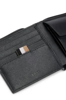 Cartera con estructura, raya de la marca y detalle de logotipo