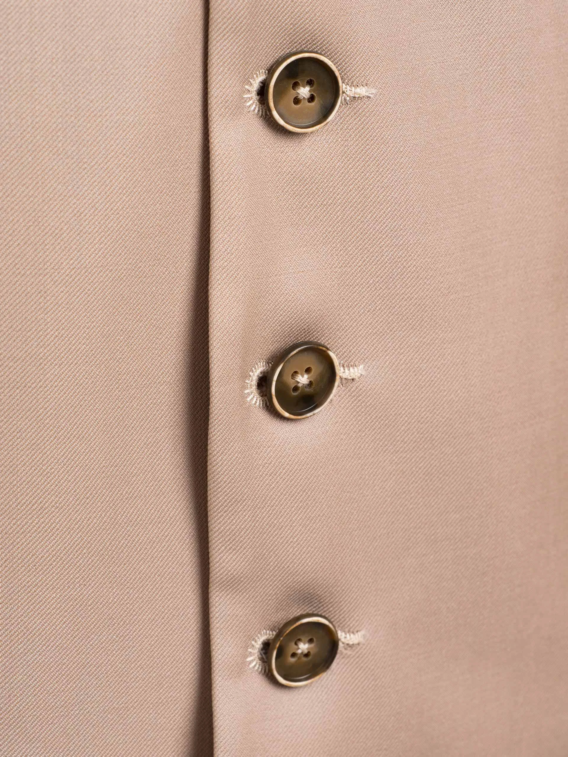 CHALECO COLOR BEIGE