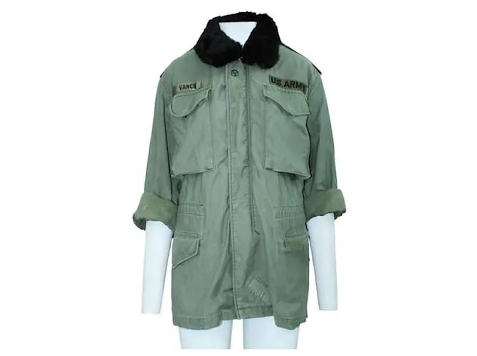Chaqueta de invierno verde oscuro con piel de Reformation 