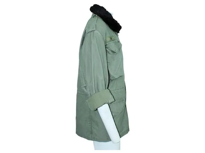 Chaqueta de invierno verde oscuro con piel de Reformation 