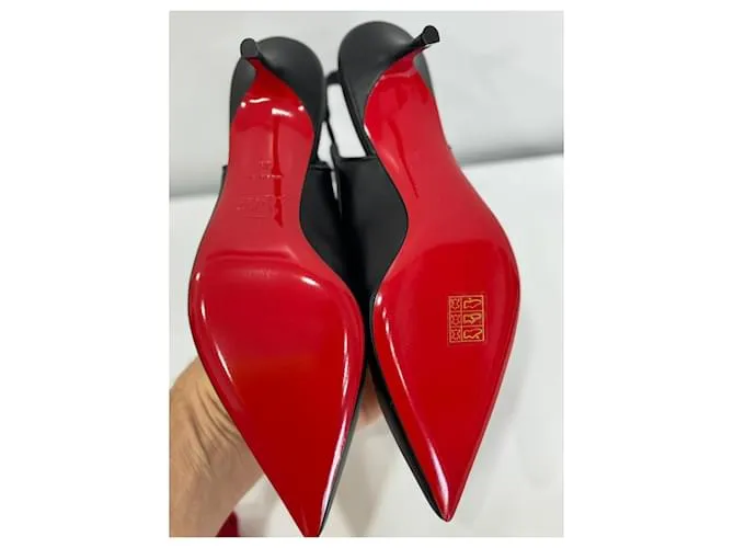 Christian Louboutin Zapatos de tacón Negro 
