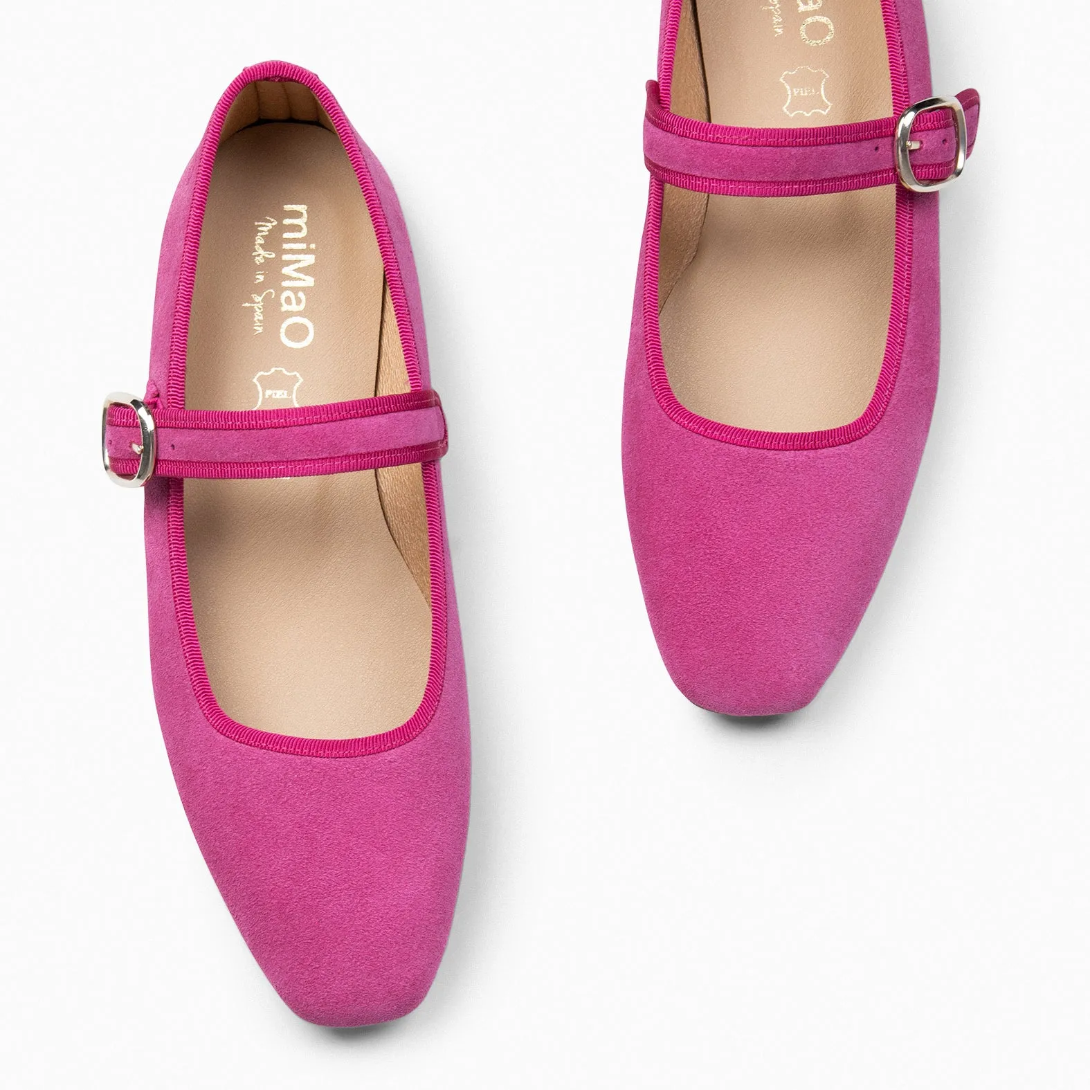 CLARA  MERCEDITAS CON PUNTERA CUADRADA FUCSIA