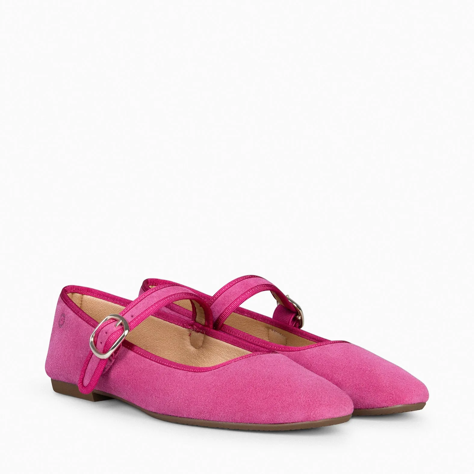 CLARA  MERCEDITAS CON PUNTERA CUADRADA FUCSIA