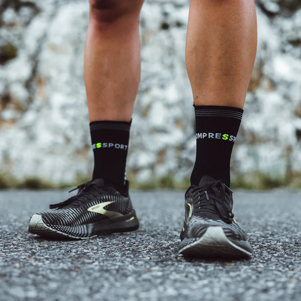 COMPRESSPORT PRO RACING V4.0 FLASH HIGH VIZ RUN HIGH CALCETINES  AW24