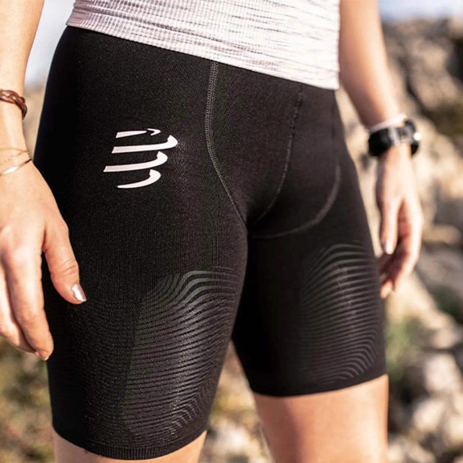 Compressport Under Control 7.5in Short