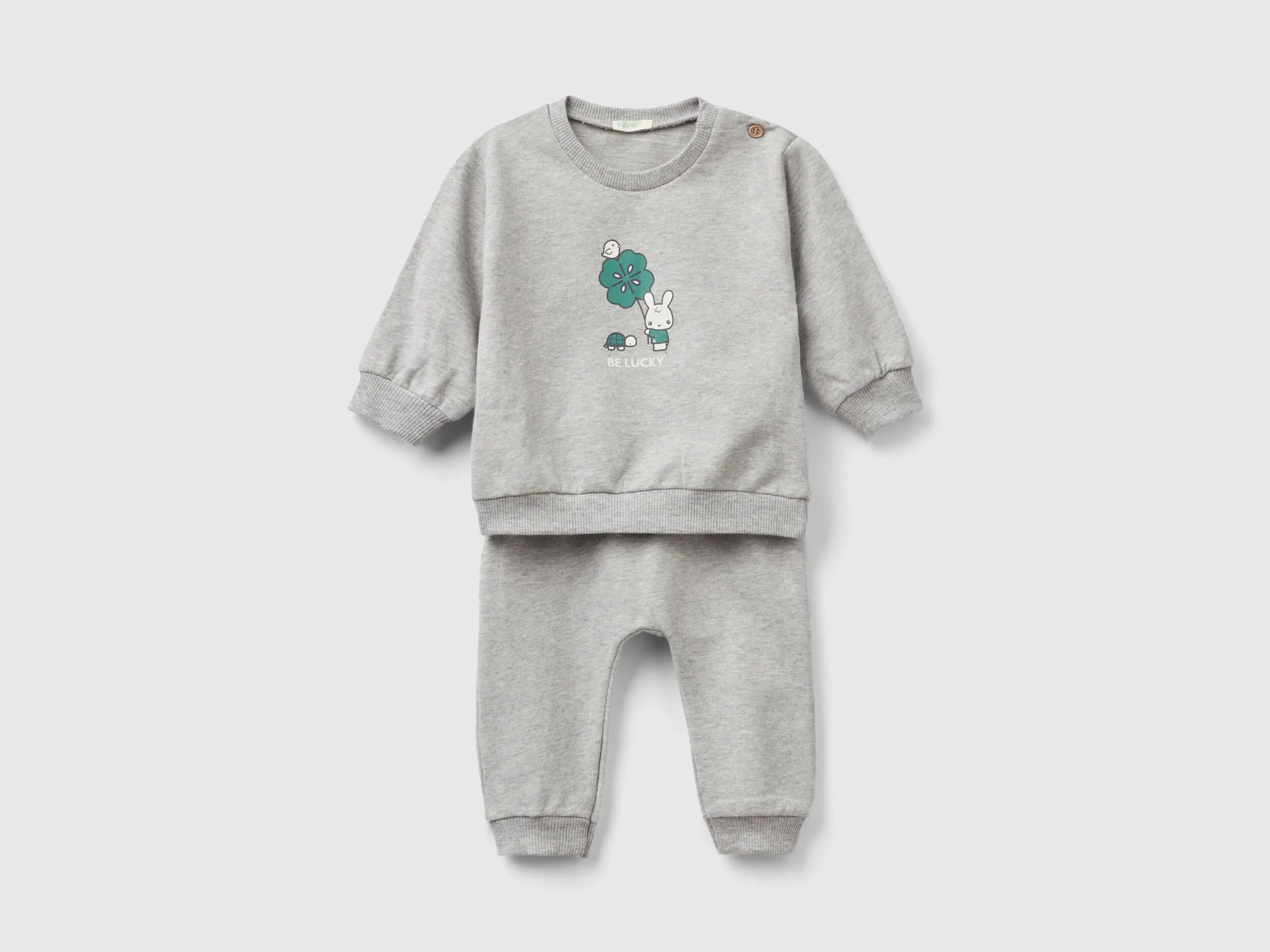 Conjunto de felpa ligera