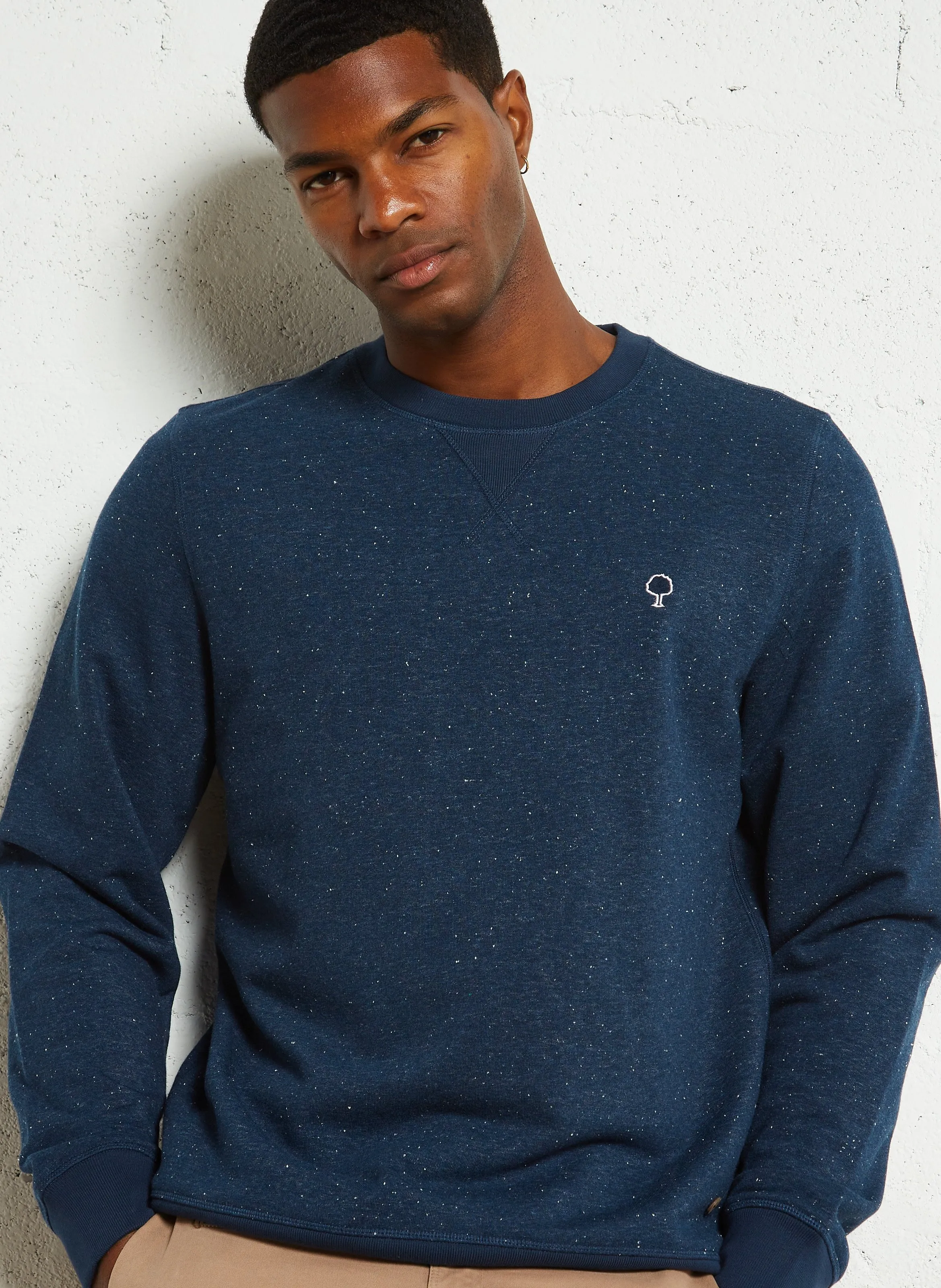DONON  SUDADERA REGULAR FIT JASPEADA CON CUELLO REDONDO EN AZUL