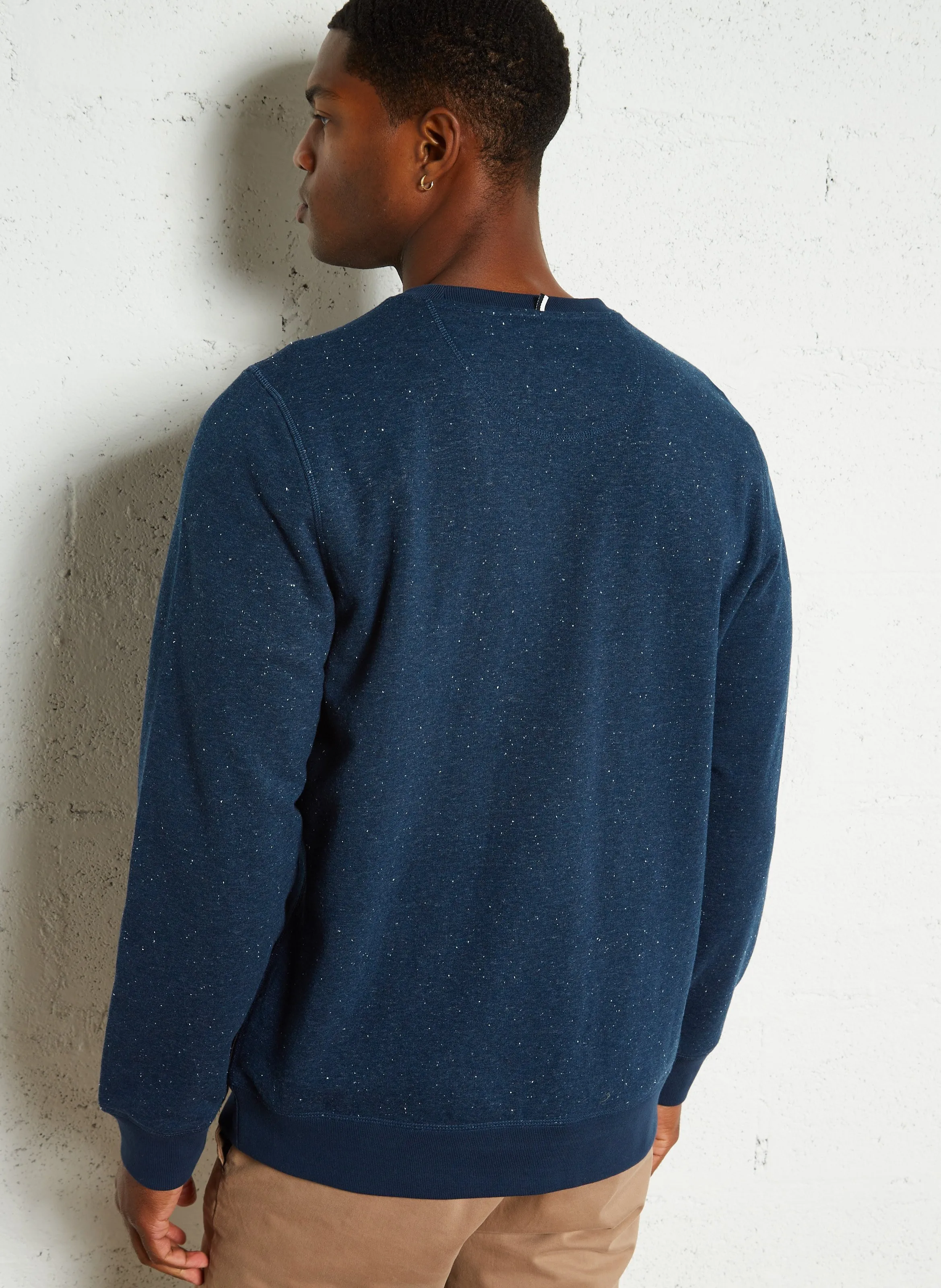 DONON  SUDADERA REGULAR FIT JASPEADA CON CUELLO REDONDO EN AZUL