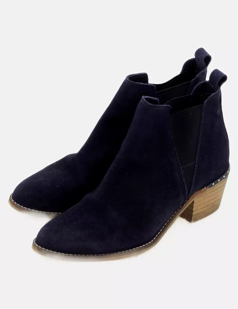 Ev Botines