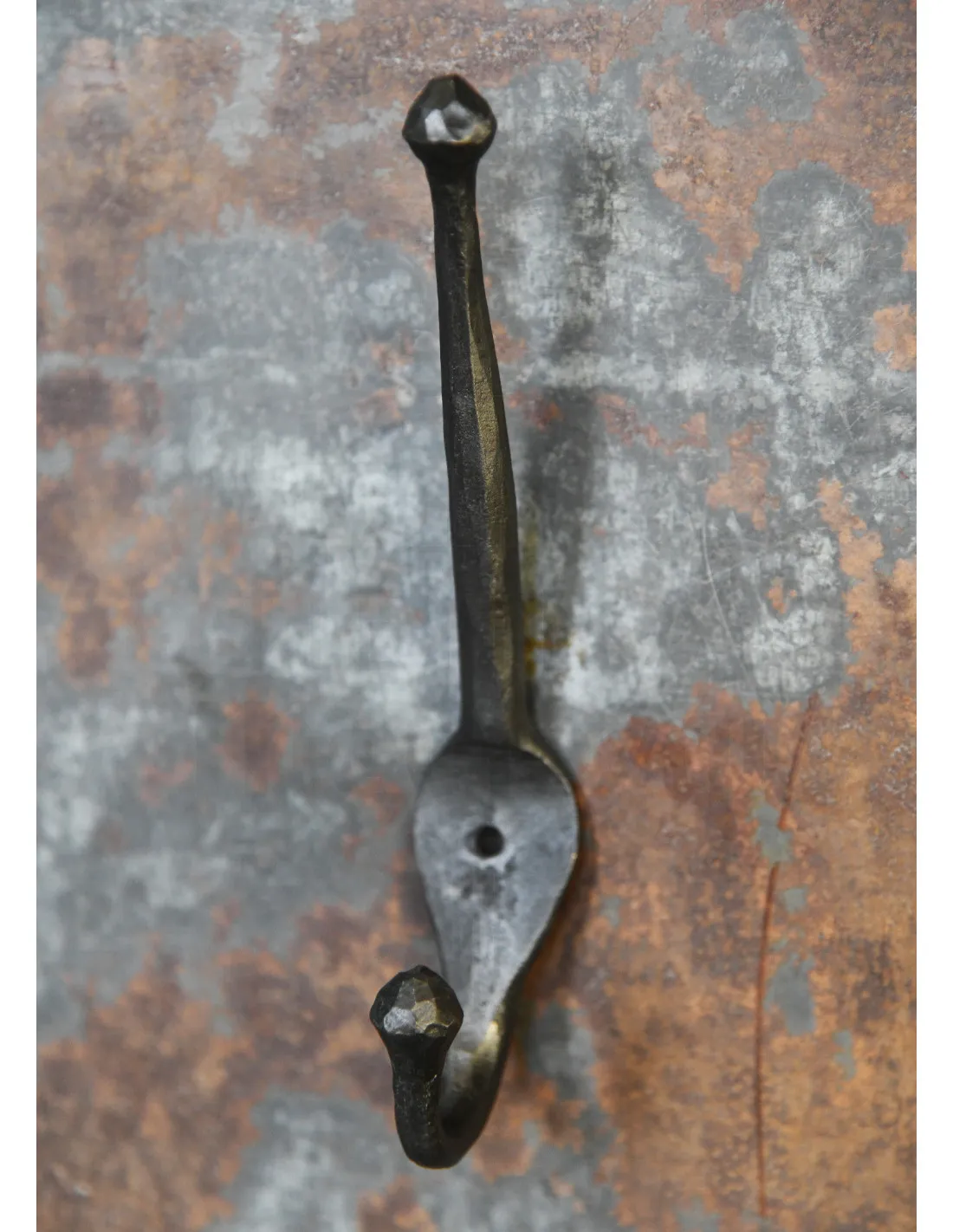 Gancho medieval de hierro forjado para abrigos (16 cm.)