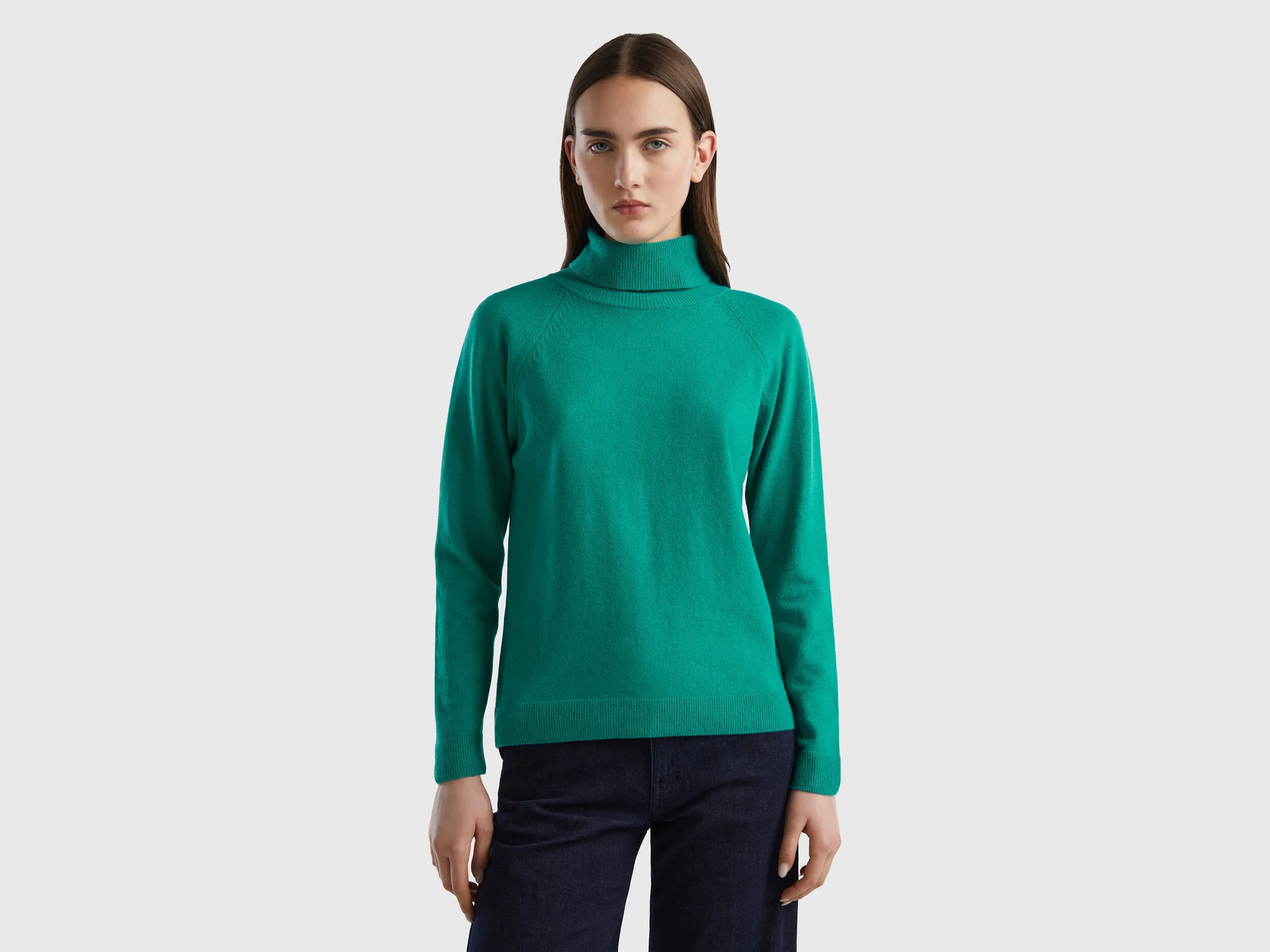 Jersey de cuello cisne verde agua en mezcla de lana y cachemir