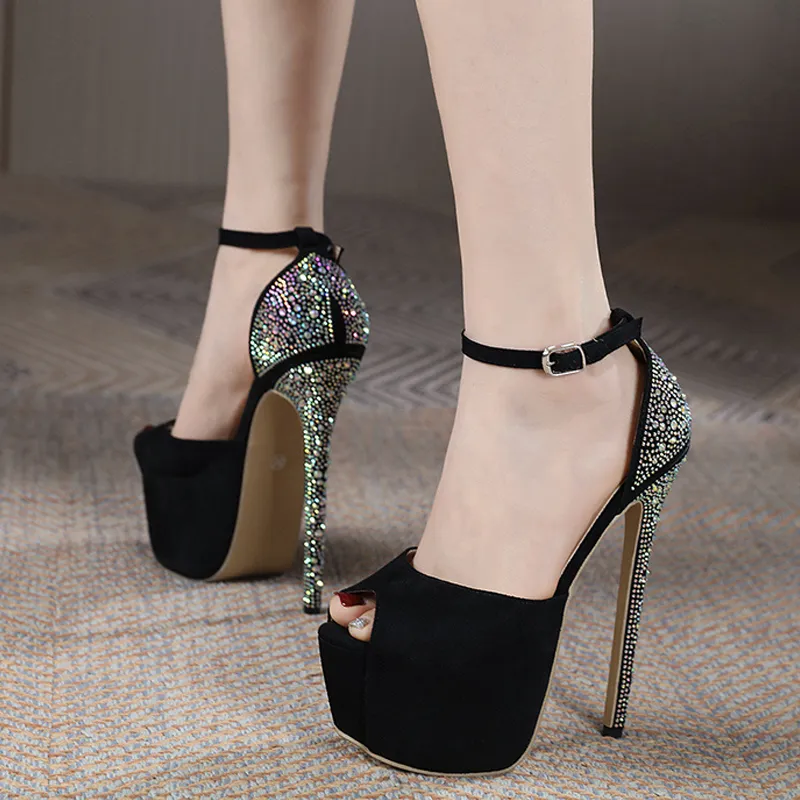 Liyke 2024 Nuevo fetiche de diamantes de dianos con sandalias de plataforma para mujeres sexy sandalias de verano sandalias
