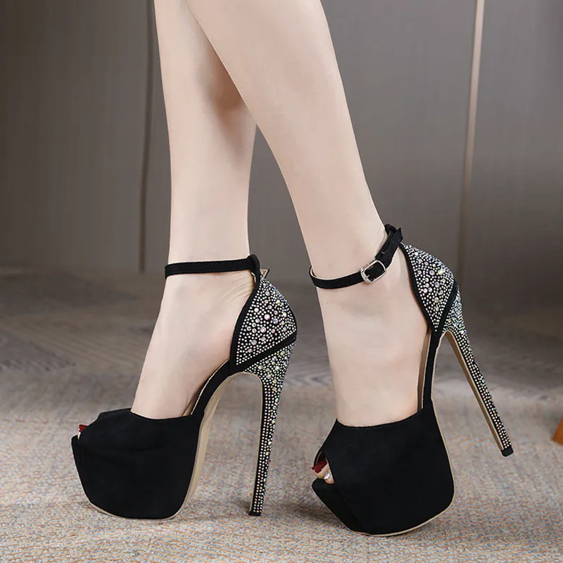 Liyke 2024 Nuevo fetiche de diamantes de dianos con sandalias de plataforma para mujeres sexy sandalias de verano sandalias
