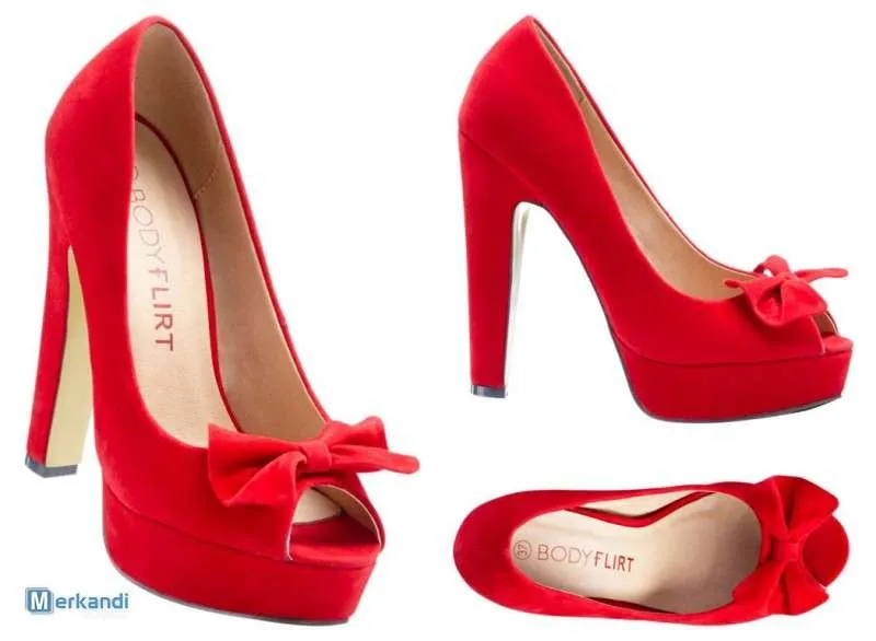 Lote de zapatos rojos de tacón alto