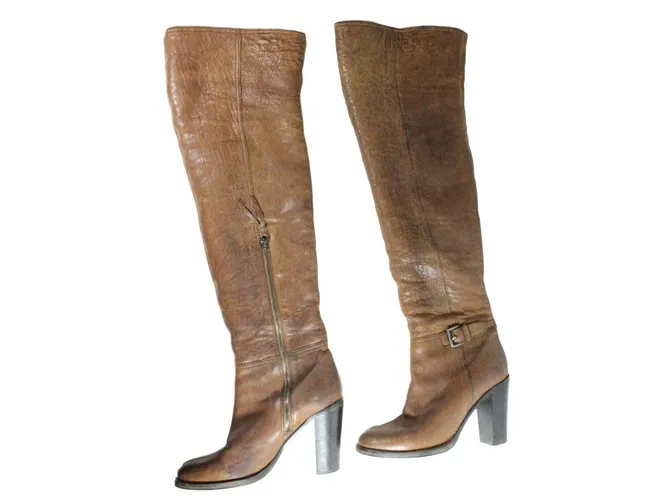 Miu Miu Botas altas altas Castaño 