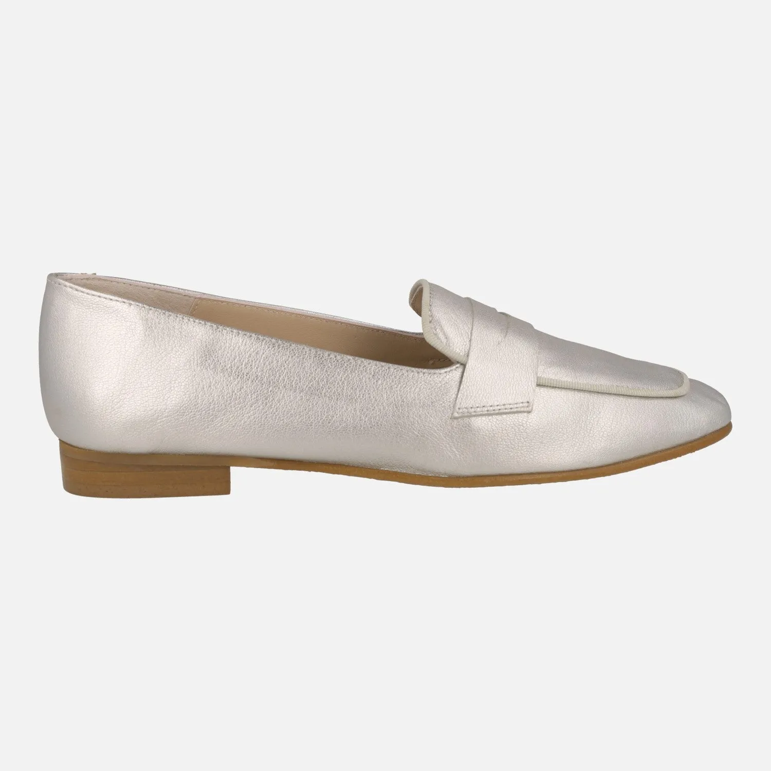 Mocasines con puntera cuadrada y antifaz