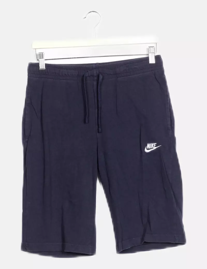 Nike Pantalones de chándal y joggers Cortos