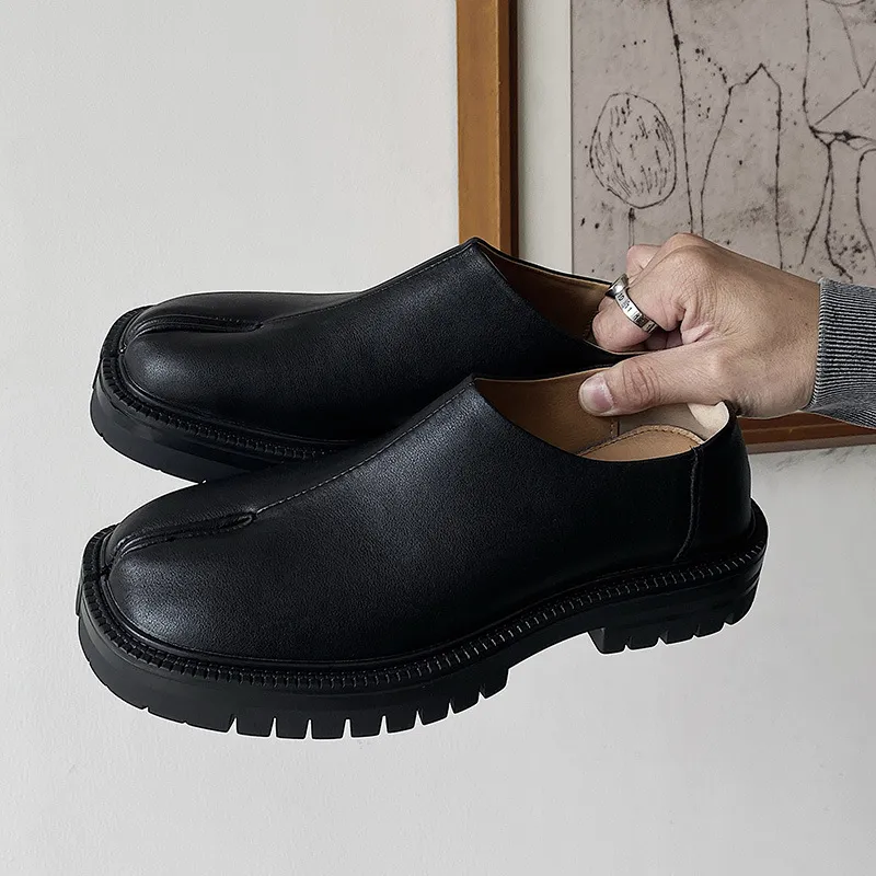 Nuevo dedo de herradura para mujeres para hombres, suela, suela, lefu, versión coreana tendencia zapatos de cuero casual