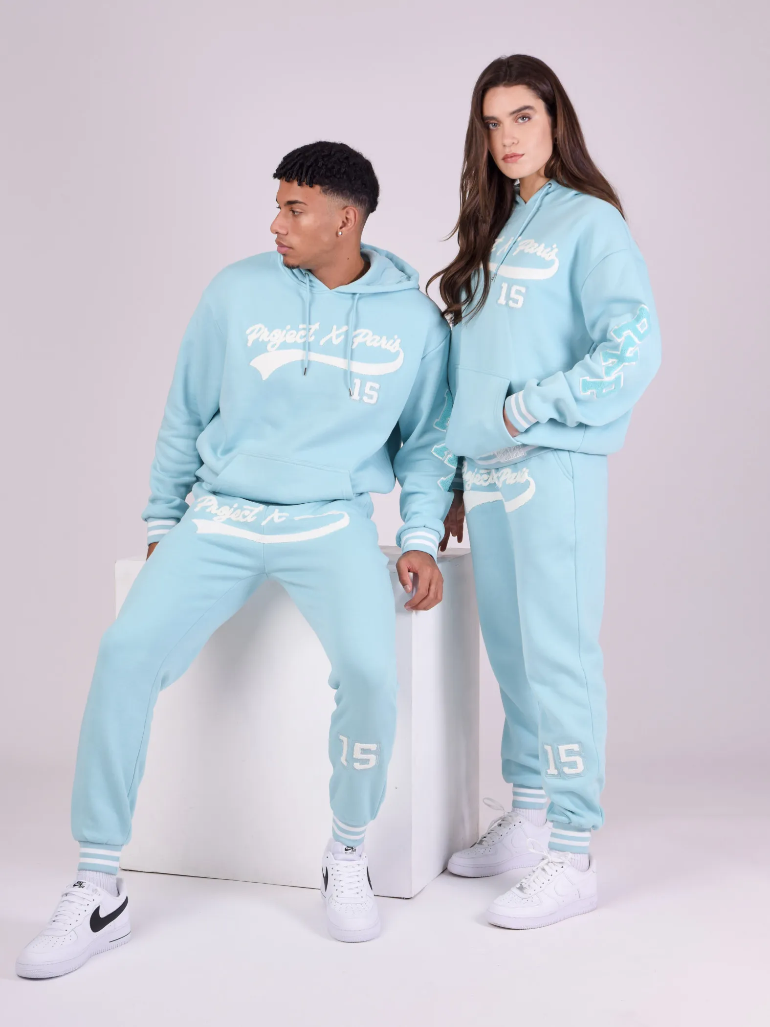 Pantalones de chándal universitarios con logotipo