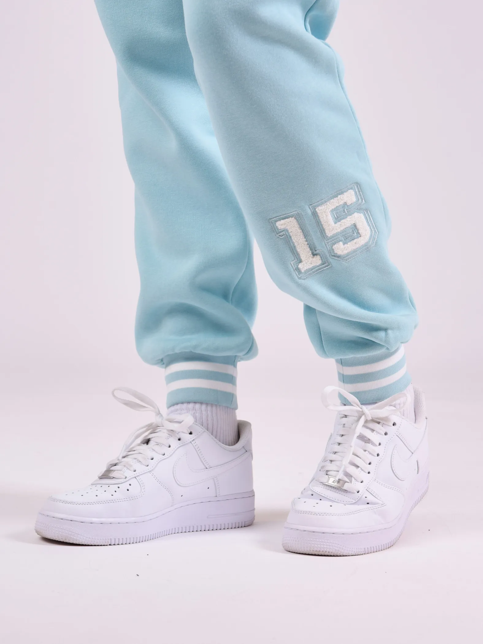 Pantalones de chándal universitarios con logotipo