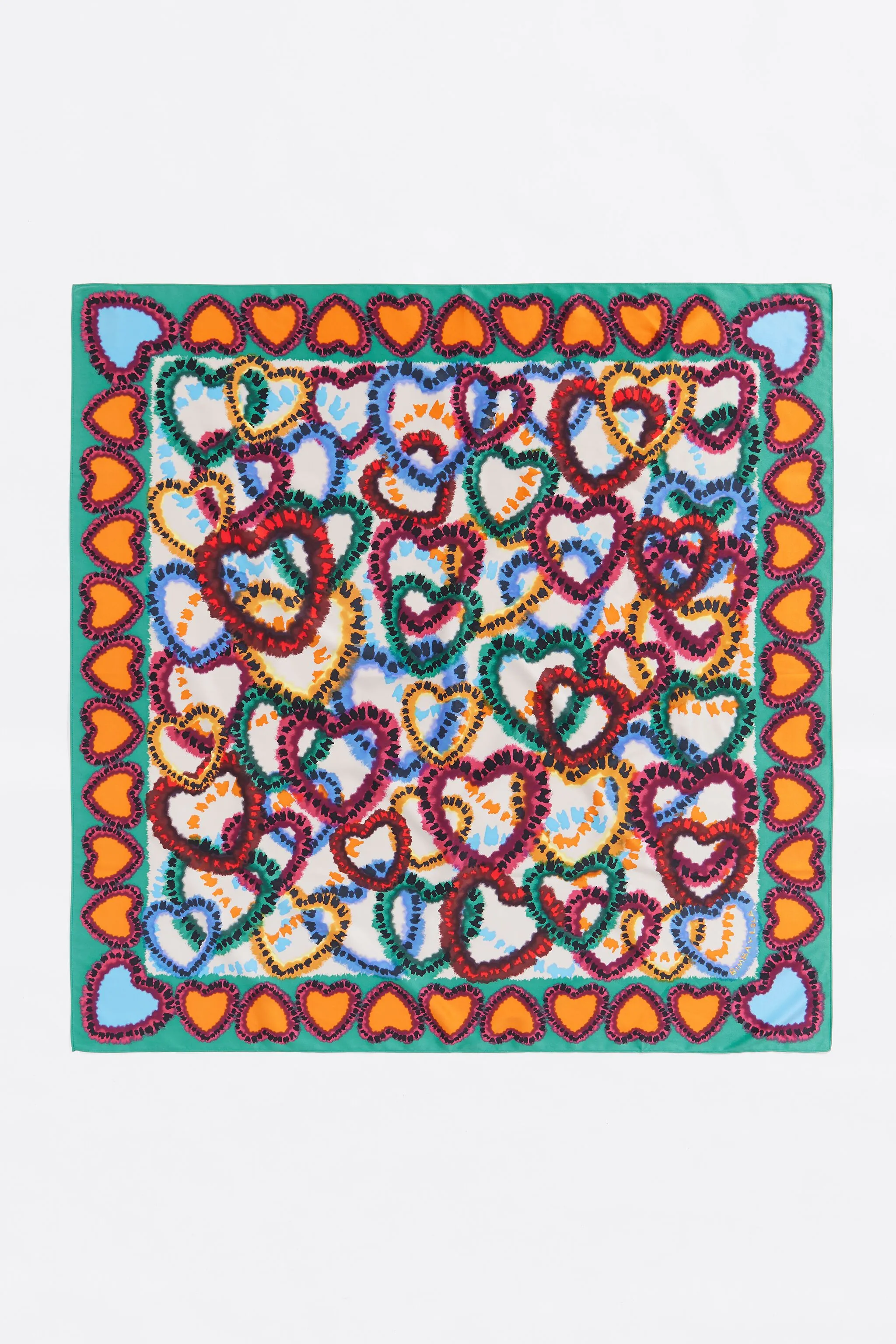 Pañuelo corazones marco beige
