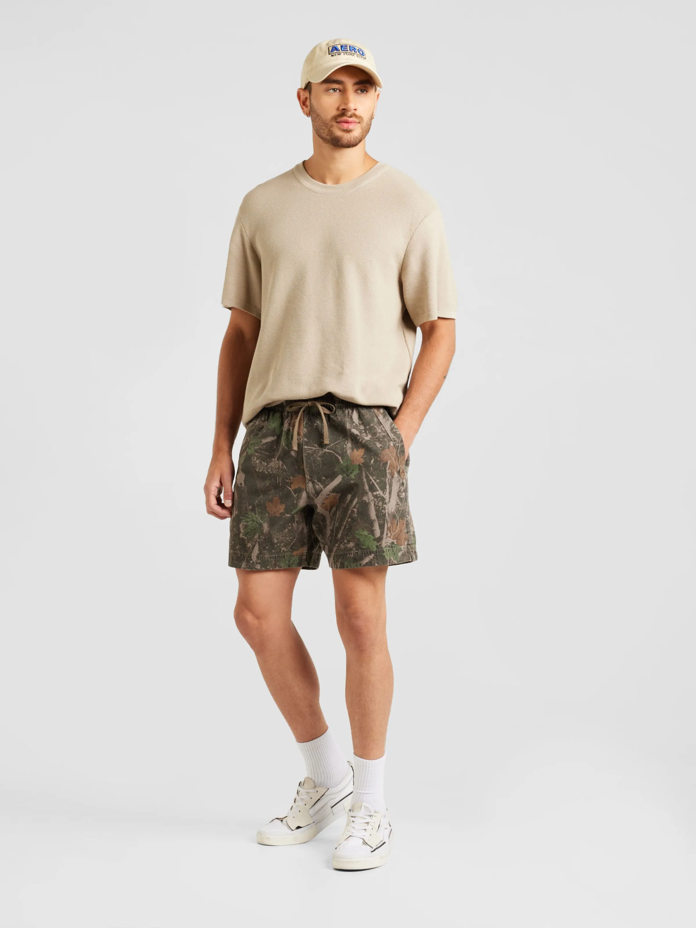 regular Pantalón Abercrombie & Fitch en Verde, Oliva
