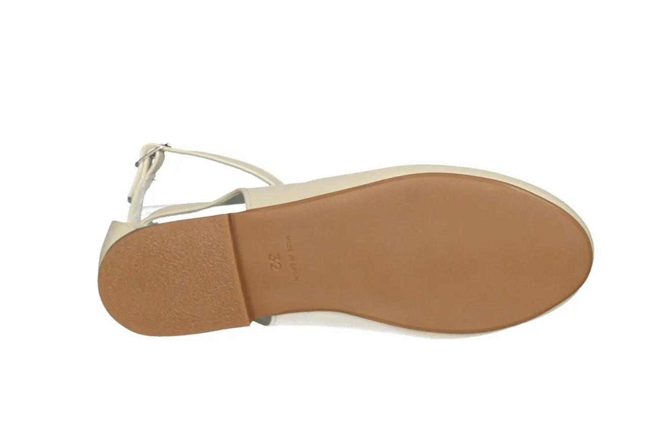 Salón Beige Liso Con Pulsera Abierto Talón