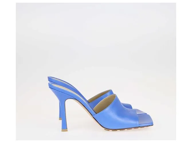Sandalias azules elásticas con puntera abierta de Bottega Veneta 