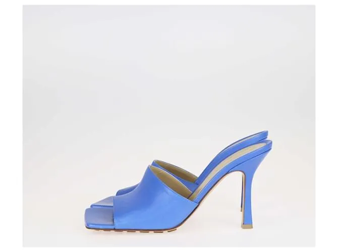 Sandalias azules elásticas con puntera abierta de Bottega Veneta 