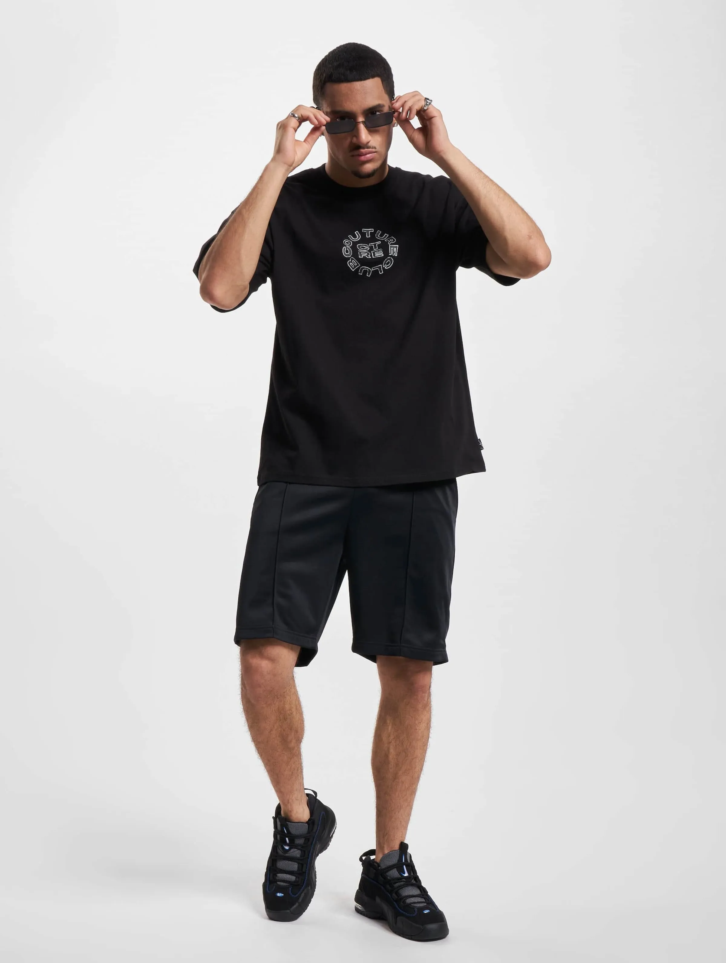 The Couture Club Ctre Circle Graphic Regular Fit