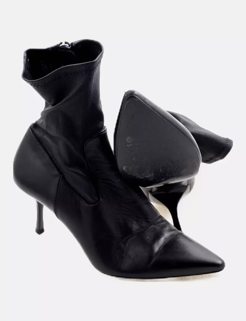 Uterqüe Botín negro tacón