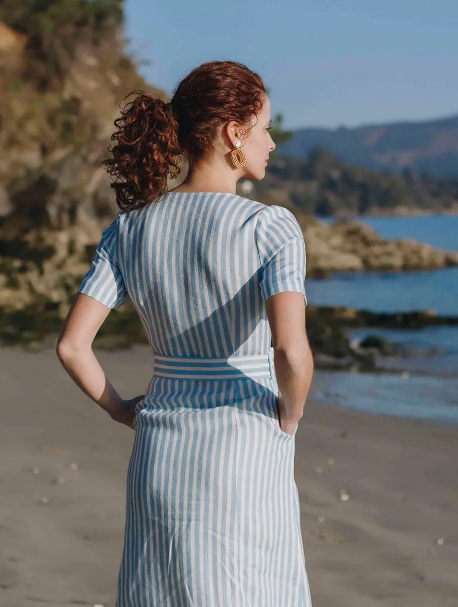 Vestido abotonado de lino con rayas marineras