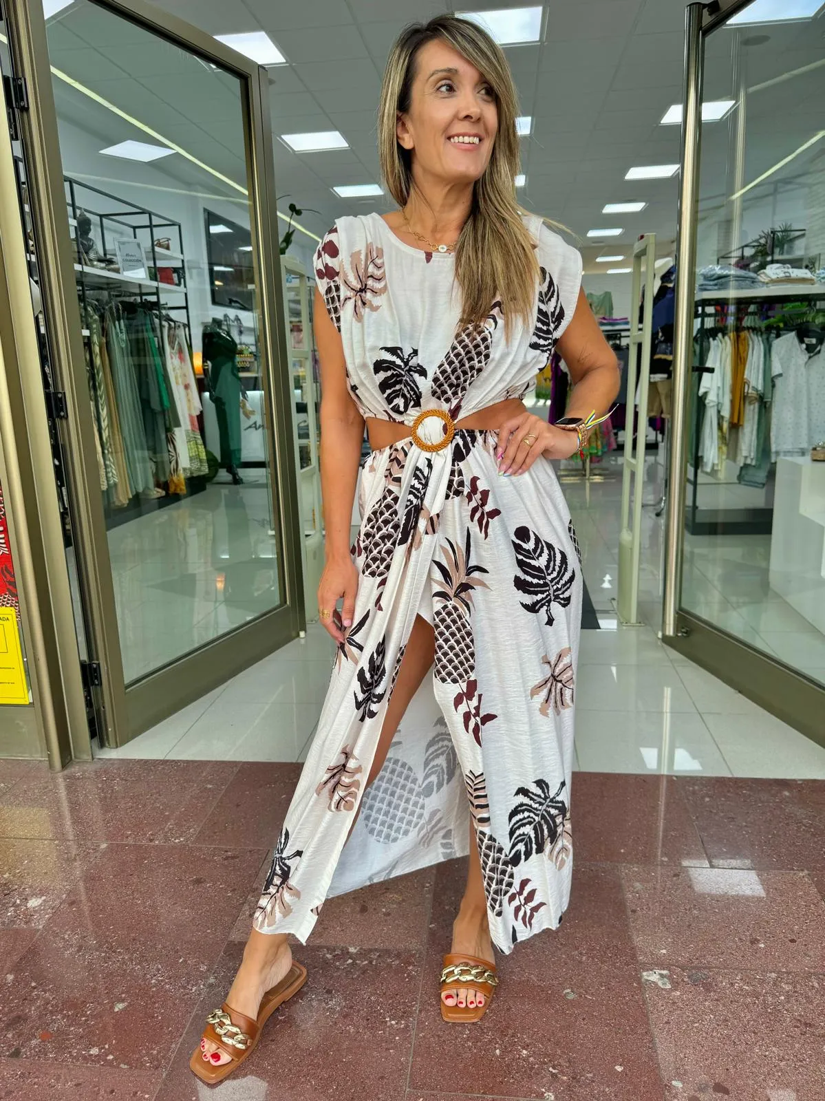 Vestido cut out